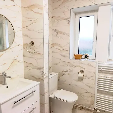 Modern Flat Near Centre & Hospital - Free Parking Nitra