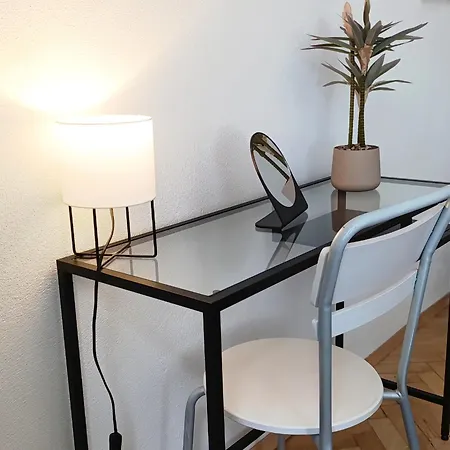 Modern Flat Near Centre & Hospital - Free Parking Nitra