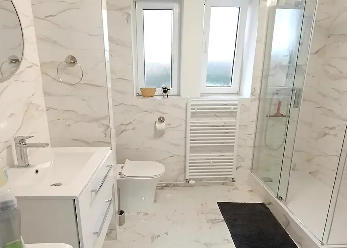 Modern Flat Near Centre & Hospital - Free Parking Nitra