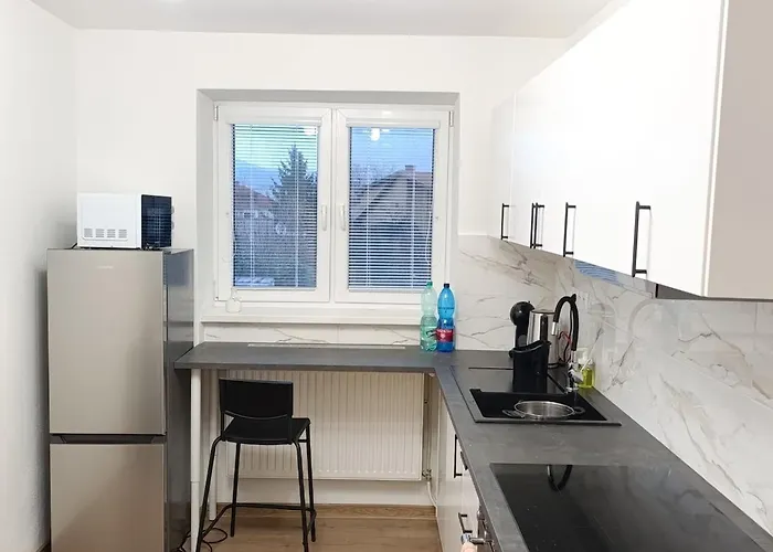 Modern Flat Near Centre & Hospital - Free Parking * Nitra